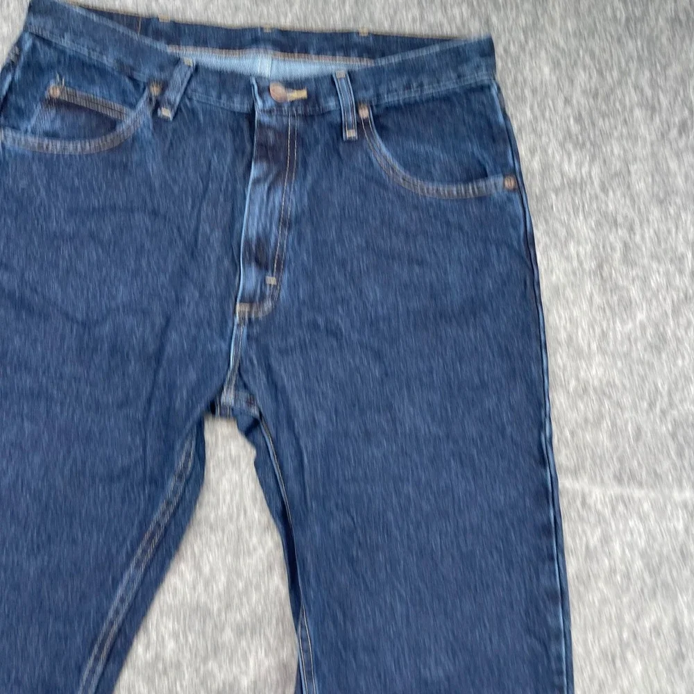 Wrangler Jeans Mens 35x32 Blue Dark Wash Straight Leg Regular Fit New